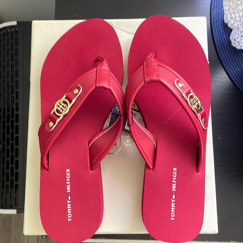 Tommy Hilfiger sandals, red- new with a tag, size 9
